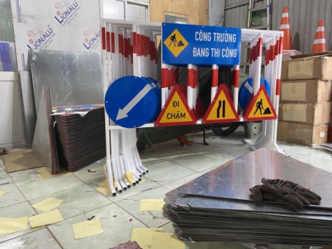 BÁO GIÁ LẮP ĐẶT & SẢN XUẤT BIỂN BÁO TẠI XÂY DỰNG TKT