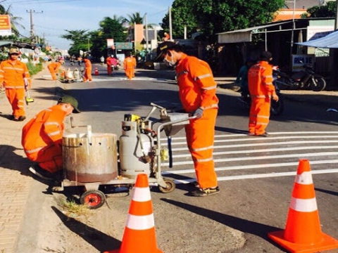 THI CÔNG SƠN DẺO NHIỆT PHẢN QUANG