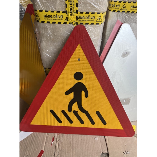 Biển Cảnh Báo Người Đi Bộ